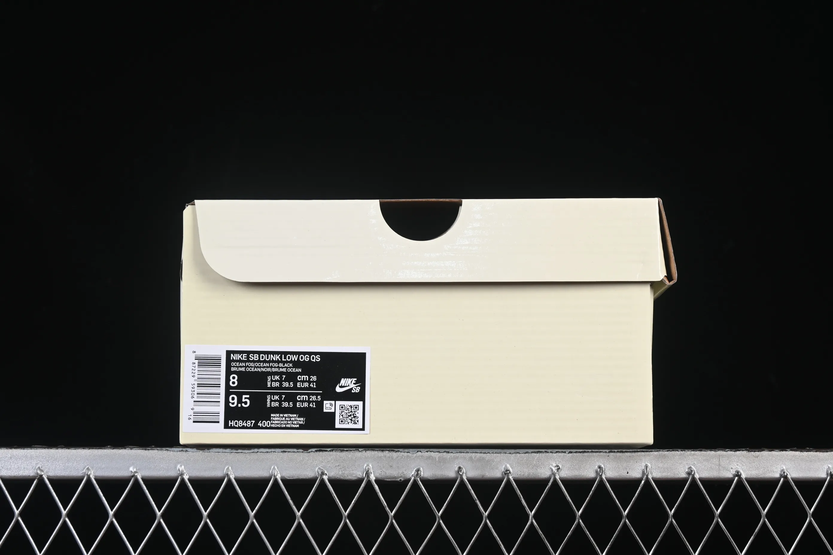 All Categories Nk SB Dunk Series Nk SB Dunk Low Low-top sneakers Supreme x Nike Dunk SB Dunk Low joint black and blue low-top casual skateboard shoes HQ8487-400
